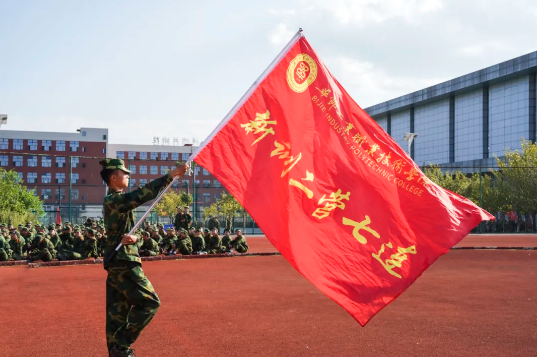 軍訓啟航 “綠”動青春 —— 意昂3体育 -【意昂3乐趣无界】让您的生活更加多姿多彩！2024級新生軍訓紀實